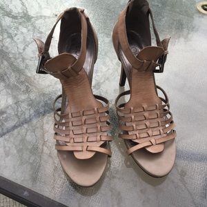 Loft size 10 Soft leather Comfortable Ankle strap